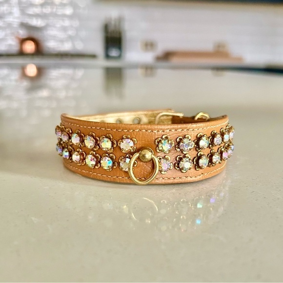 Wall Street Saratoga >Opalescent Crystal Embellished Leather Toy Dog Collar - Picture 3 of 14